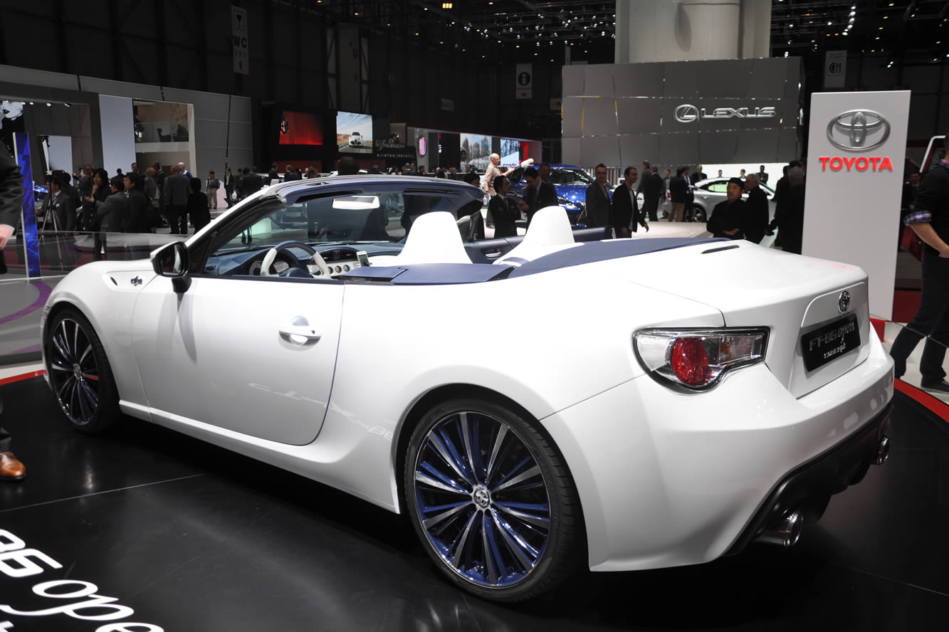 Toyota_FT_86_Cabriolet_002.jpg